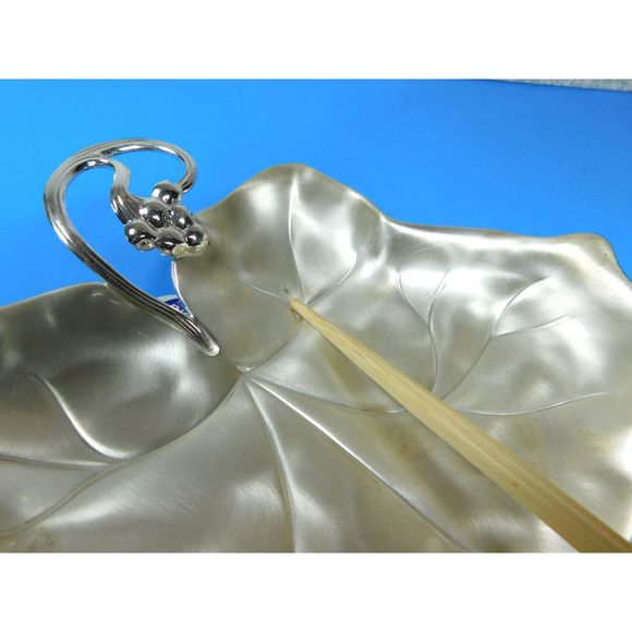 Ikora Leaf Dish Silver Plate Marked & Tag Germany 9.5 X 8 in. - Picture 8 of 9